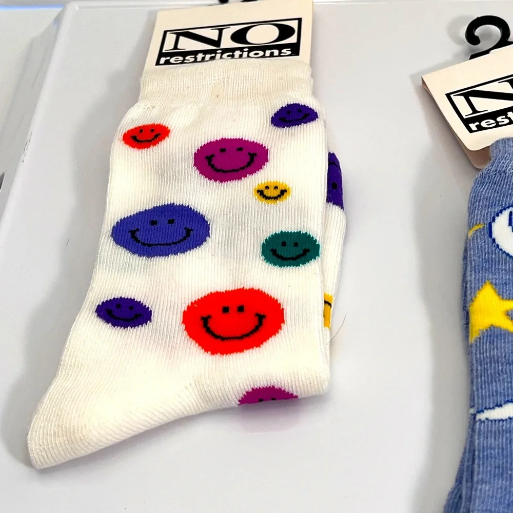 Novelty Socks for Tween Girls. Smiley Faces, Stars and Moon & Yo Yos. Size=9/11